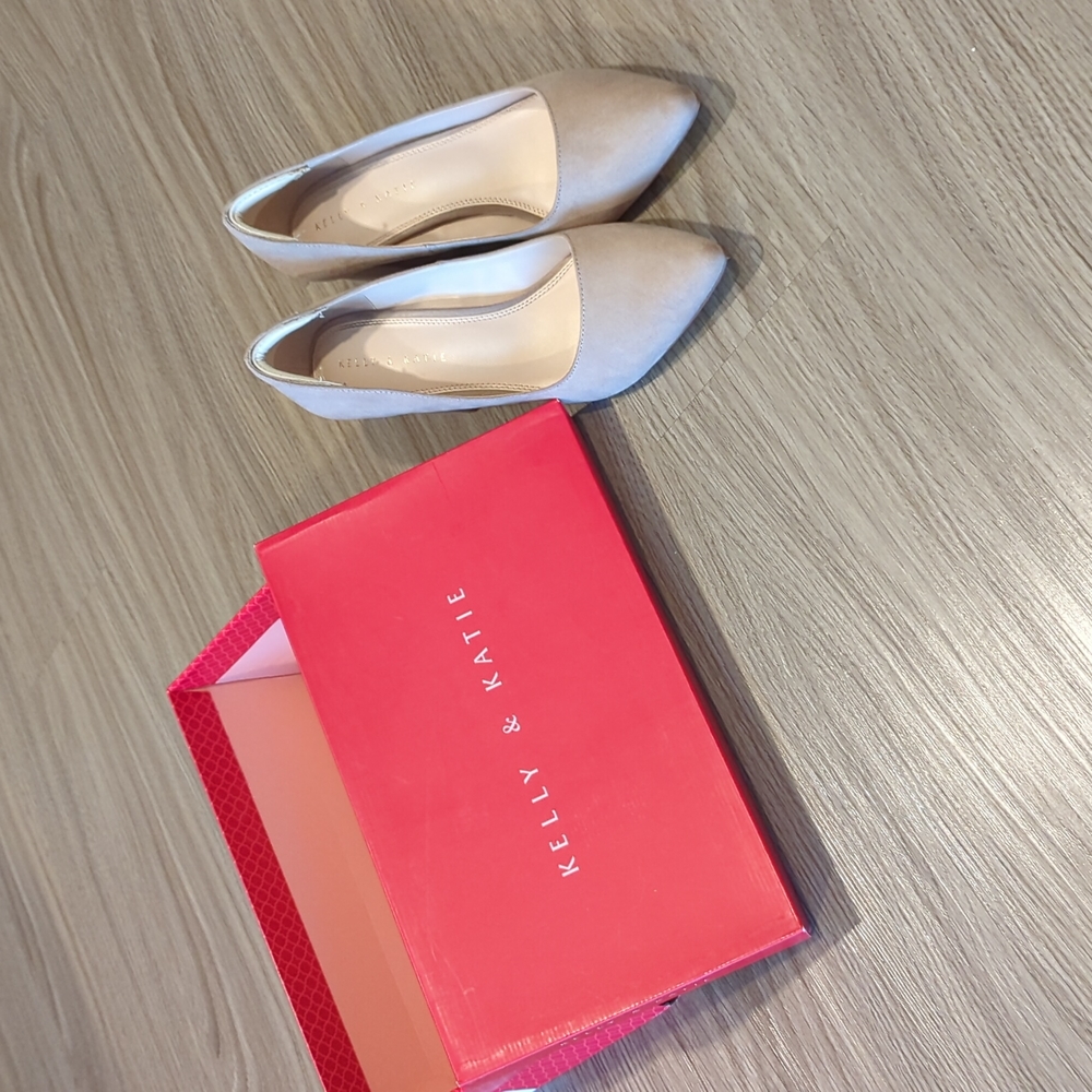 Kelly & Katie size 9 heels